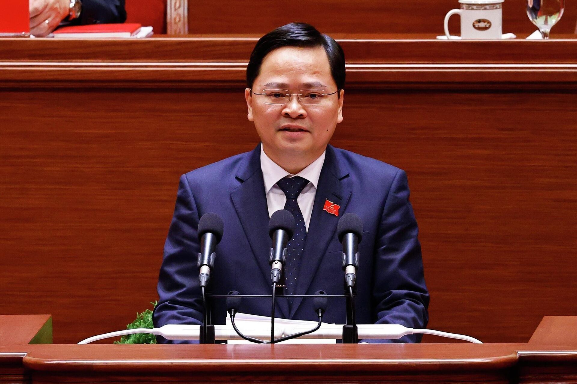 Đồng chí Nguyễn Anh Tuấn, Ủy viên Trung ương Đảng, Phó Trưởng Ban Chính sách, chiến lược Trung ương, tham luận về vấn đề “Các giải pháp chiến lược nhằm tăng trưởng kinh tế 2 con số trong giai đoạn mới 2026 – 2030” - Sputnik Việt Nam, 1920, 21.01.2026