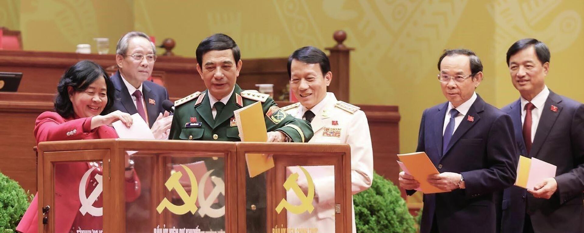 Đại hội XIV của Đảng: Bầu BCH Trung ương Đảng khóa XIV - Sputnik Việt Nam, 1920, 23.01.2026