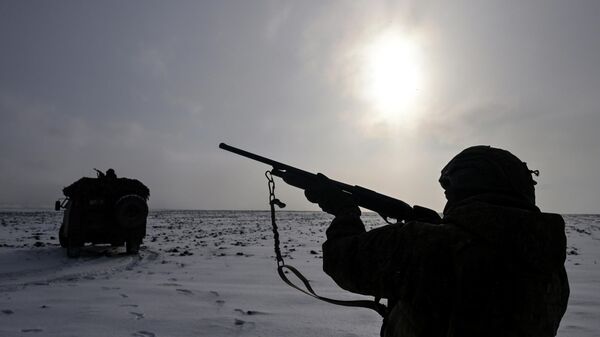 Huấn luyện chiến đấu cho các đơn vị công binh thuộc Cụm lực lượng Tây của Nga tại Cộng hòa Nhân dân Lugansk - Sputnik Việt Nam