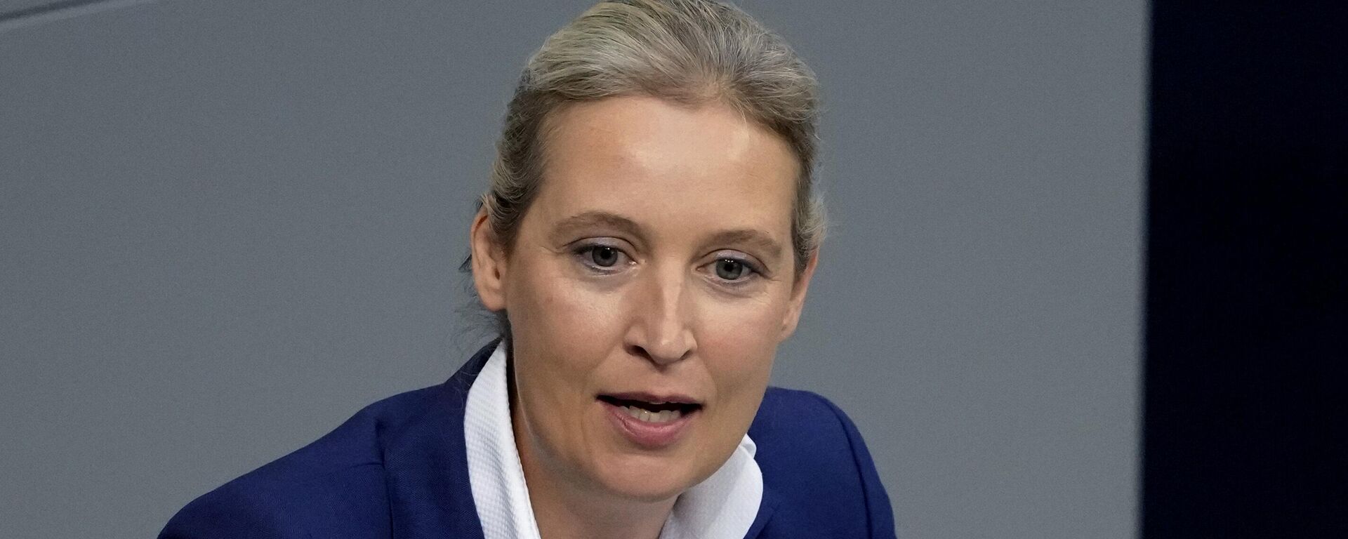 Bà Alice Weidel, Đồng chủ tịch và ứng cử viên Thủ tướng Đức của đảng cánh hữu Con đường khác cho nước Đức (AfD) - Sputnik Việt Nam, 1920, 28.01.2026