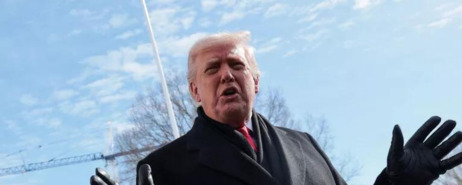 Tổng thống Mỹ Donald Trump phát biểu trước giới truyền thông - Sputnik Việt Nam, 1920, 28.01.2026