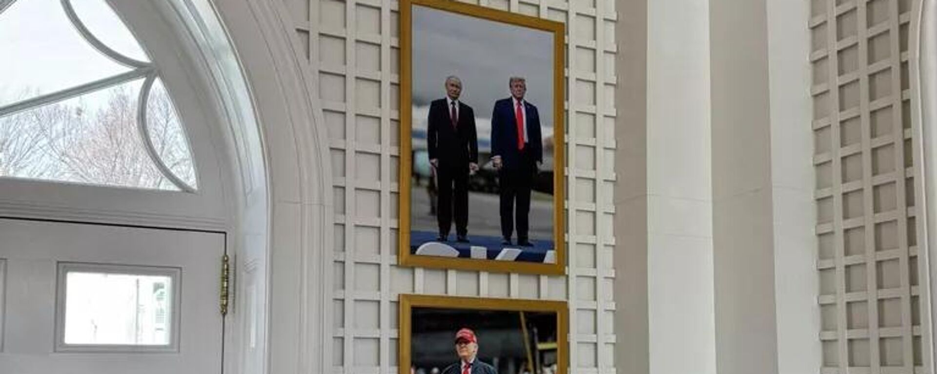 Tổng thống Mỹ Trump treo ảnh chụp cùng với Tổng thống Nga Putin tại Nhà Trắng - Sputnik Việt Nam, 1920, 28.01.2026