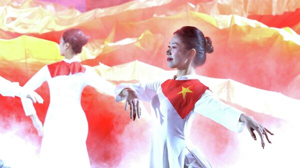 Lãnh đạo Đảng, Nhà nước dự THTT Cầu truyền hình “Hai tay xây dựng một sơn hà” tại điểm cầu Hà Nội - Sputnik Việt Nam