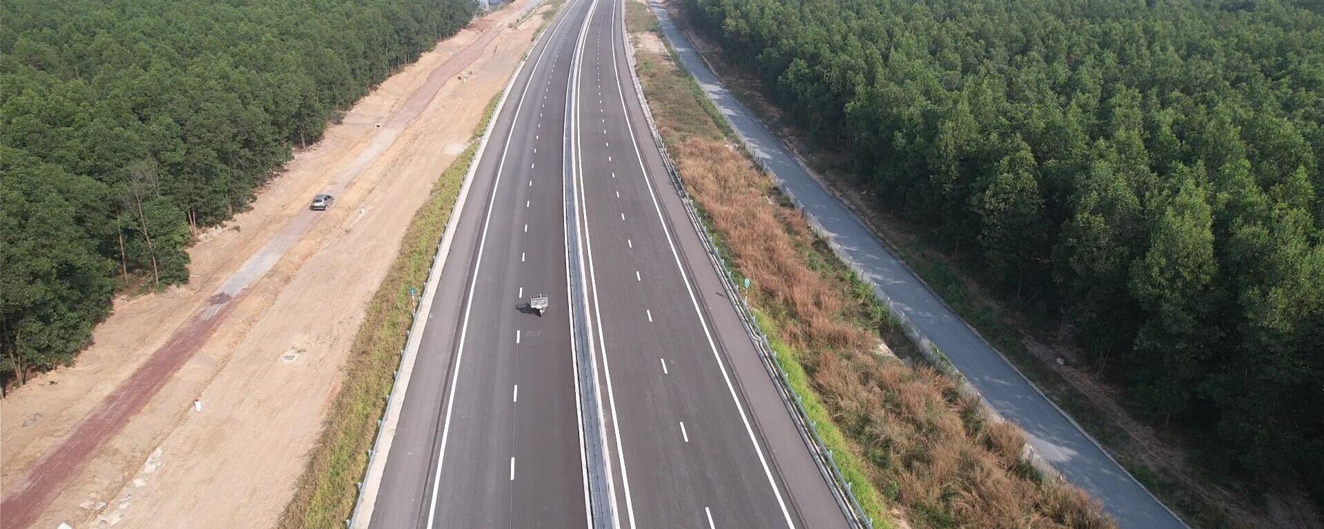 Cao tốc Biên Hòa - Vũng Tàu đoạn qua Đồng Nai sắp hoàn thành - Sputnik Việt Nam, 1920, 12.02.2026