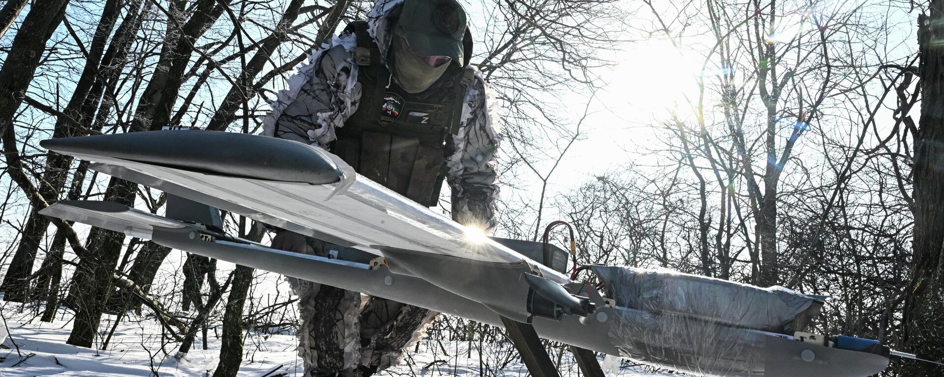 Cảnh thực hiện nhiệm vụ chiến đấu của kíp vận hành UAV Molniya thuộc nhóm chiến thuật tiểu đoàn (BTG) Kashtan, lực lượng đặc nhiệm Akhmat (Bộ Quốc phòng Liên bang Nga) trên hướng Sumy trong chiến dịch quân sự đặc biệt. - Sputnik Việt Nam, 1920, 06.02.2026