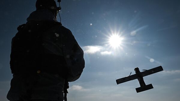 Боевая работа расчета БПЛА Молния батальона Каштана спецназа Ахмат в зоне СВО - Sputnik Việt Nam