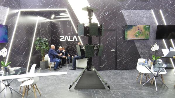 Hệ thống liên lạc và định vị GEOKOSMOS của ZALA cho phép sử dụng máy bay có người lái và không người lái trong điều kiện không có kết nối vệ tinh và di động. - Sputnik Việt Nam