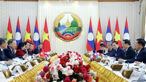 Tổng Bí thư Tô Lâm hội kiến Thủ tướng Chính phủ Lào - Sputnik Việt Nam