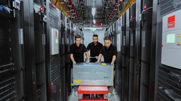 Viettel vận hành siêu máy tính B200 tiên tiến nhất của NVIDIA nhằm xây dựng năng lực AI chủ quyền - Sputnik Việt Nam