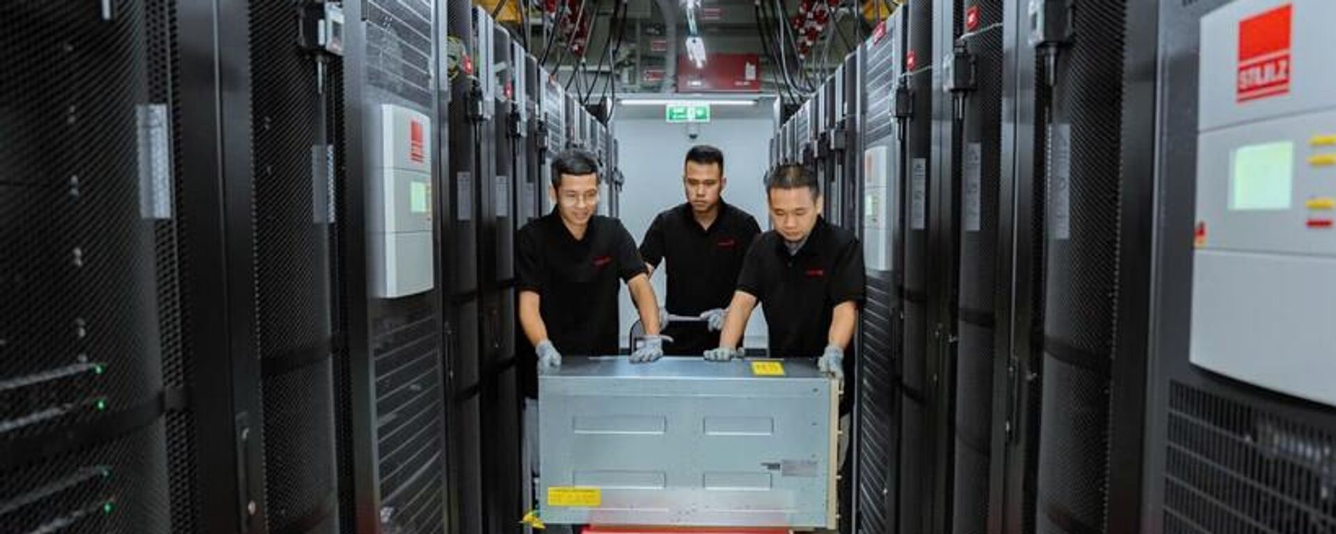 Viettel vận hành siêu máy tính B200 tiên tiến nhất của NVIDIA nhằm xây dựng năng lực AI chủ quyền - Sputnik Việt Nam, 1920, 13.02.2026