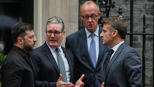 Tổng thống Ukraina Vladimir Zelensky, Thủ tướng Anh Keir Starmer, Thủ tướng Đức Friedrich Merz và Tổng thống Pháp Emmanuel Macron - Sputnik Việt Nam