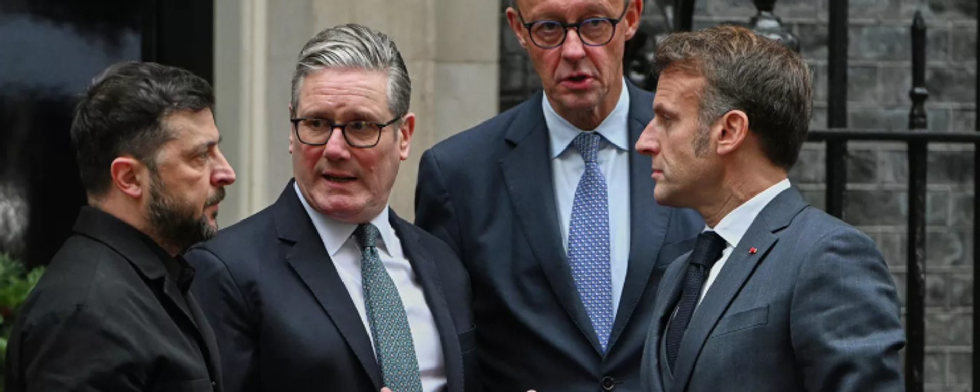 Tổng thống Ukraina Vladimir Zelensky, Thủ tướng Anh Keir Starmer, Thủ tướng Đức Friedrich Merz và Tổng thống Pháp Emmanuel Macron - Sputnik Việt Nam, 1920, 07.02.2026