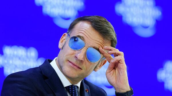 Tổng thống Pháp Emmanuel Macron xuất hiện trong Hội nghị thường niên Diễn đàn Kinh tế Thế giới tại Davos, Thụy Sĩ - Sputnik Việt Nam