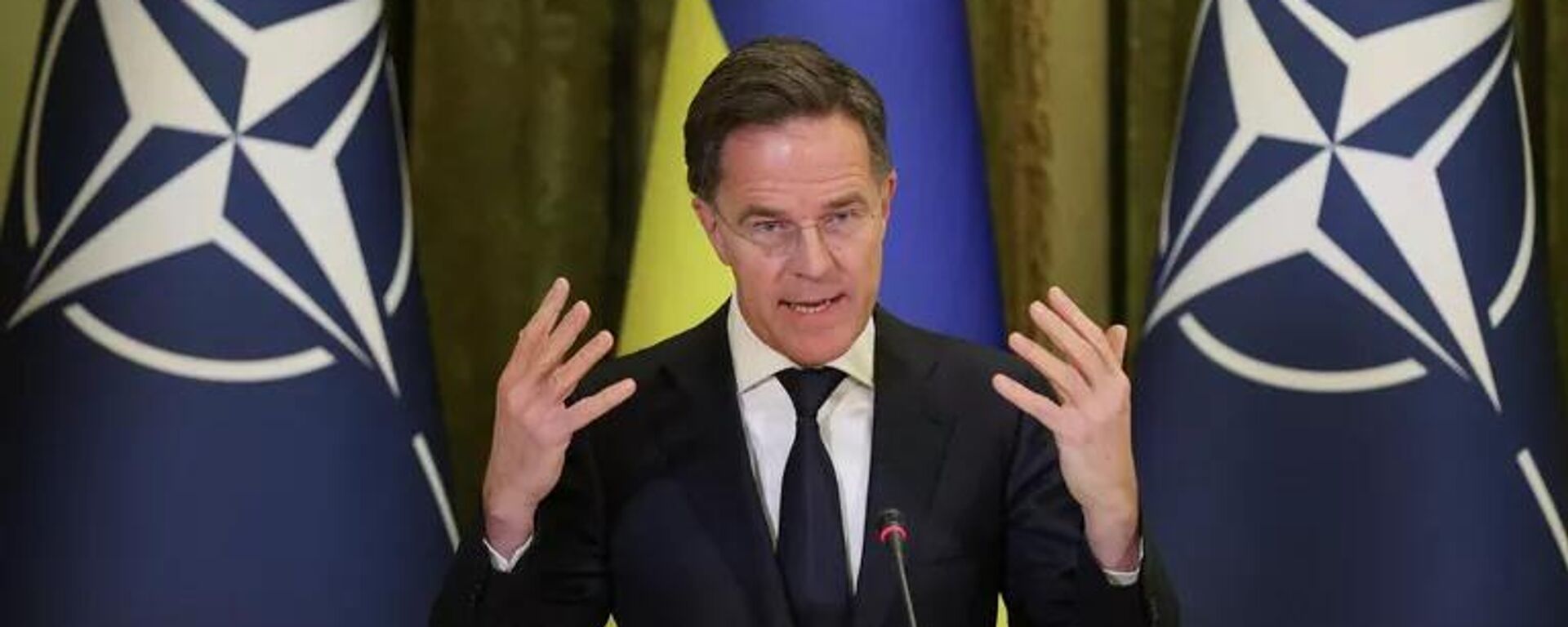 Tổng thư ký NATO Mark Rutte trong cuộc họp báo với Vladimir Zelensky tại Kiev - Sputnik Việt Nam, 1920, 08.02.2026