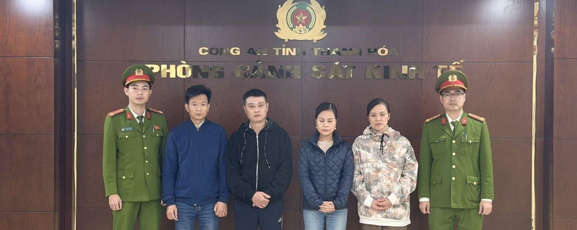 Công an Thanh Hóa triệt phá đường dây sản xuất thuốc và thực phẩm chức năng lớn  - Sputnik Việt Nam, 1920, 08.02.2026