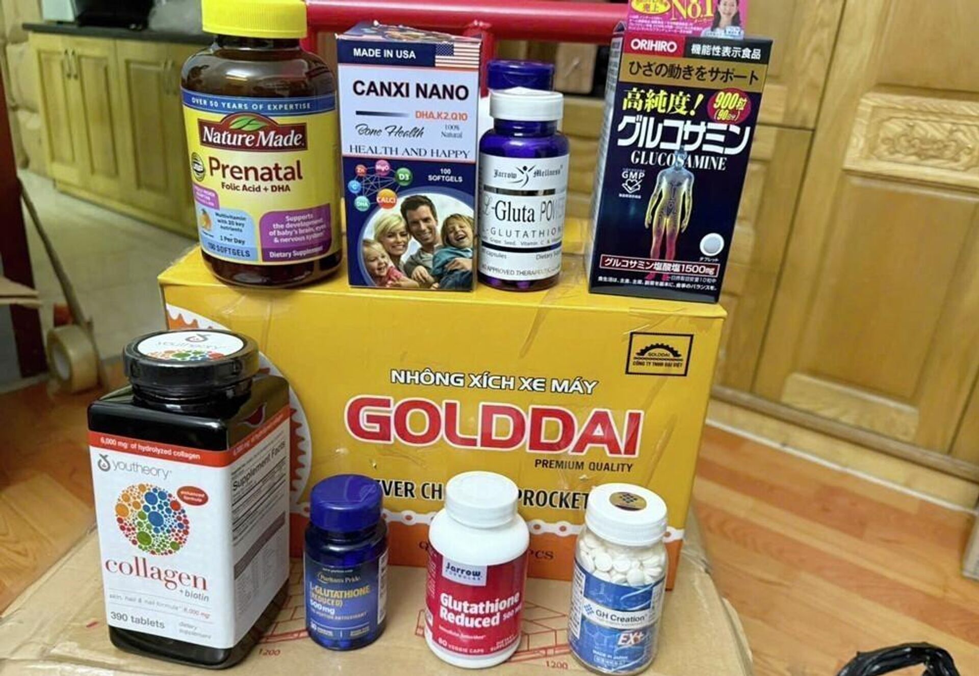 Quá trình khám xét, Công an tỉnh Thanh Hóa đã thu giữ tổng cộng 7.170 hộp thuốc, thực phẩm các loại - Sputnik Việt Nam, 1920, 08.02.2026