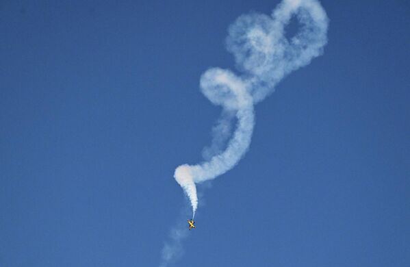 Máy bay phản lực huấn luyện siêu thanh "T-50 Golden Eagle" của đội bay biểu diễn Không quân Hàn Quốc "Black Eagles" tại buổi biểu diễn hàng không của Triển lãm Quốc phòng Thế giới World Defence Show (WDS-2026) ở Riyadh - Sputnik Việt Nam