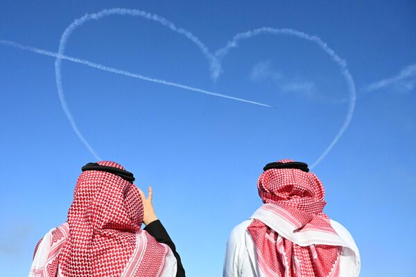 Buổi biểu diễn hàng không tại Triển lãm Quốc phòng Thế giới World Defence Show (WDS-2026) ở Riyadh - Sputnik Việt Nam