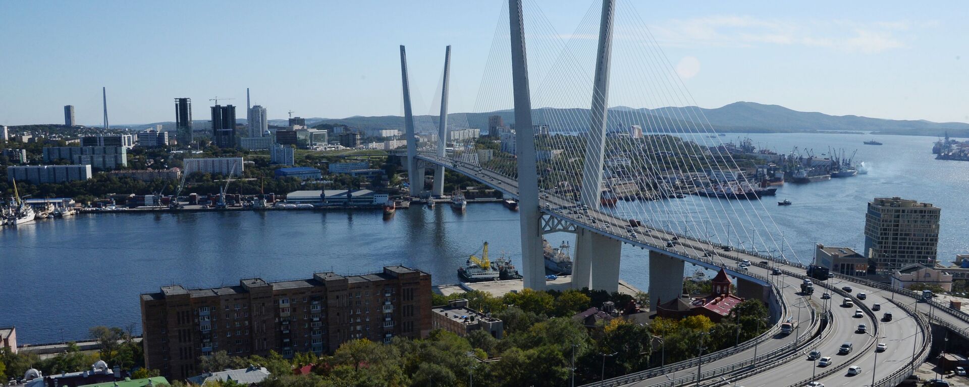 Cầu bắc qua vịnh Zolotoy Rog ở Vladivostok - Sputnik Việt Nam, 1920, 09.02.2026