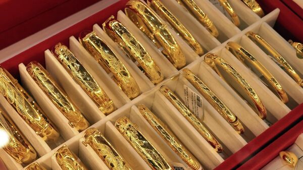 Vàng trang sức bày bán tại Công ty Bảo Tín Mạnh Hải - Sputnik Việt Nam