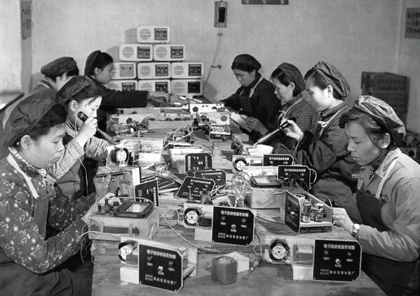 Lắp ráp radio ở Trung Quốc - Sputnik Việt Nam