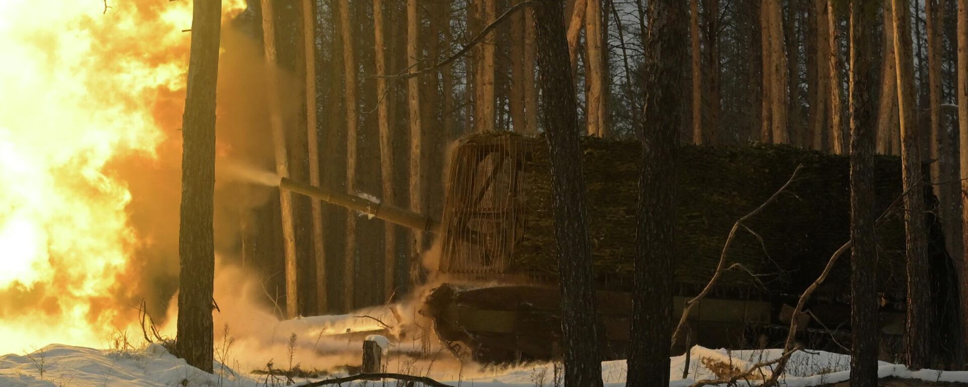 Các hoạt động chiến đấu của kíp lái xe tăng thuộc lực lượng Tây của Nga tại LNR - Sputnik Việt Nam, 1920, 14.02.2026