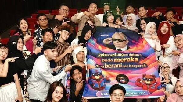 Các blogger Indonesia đăng tải chân dung Tổng thống Nga Vladimir Putin - Sputnik Việt Nam