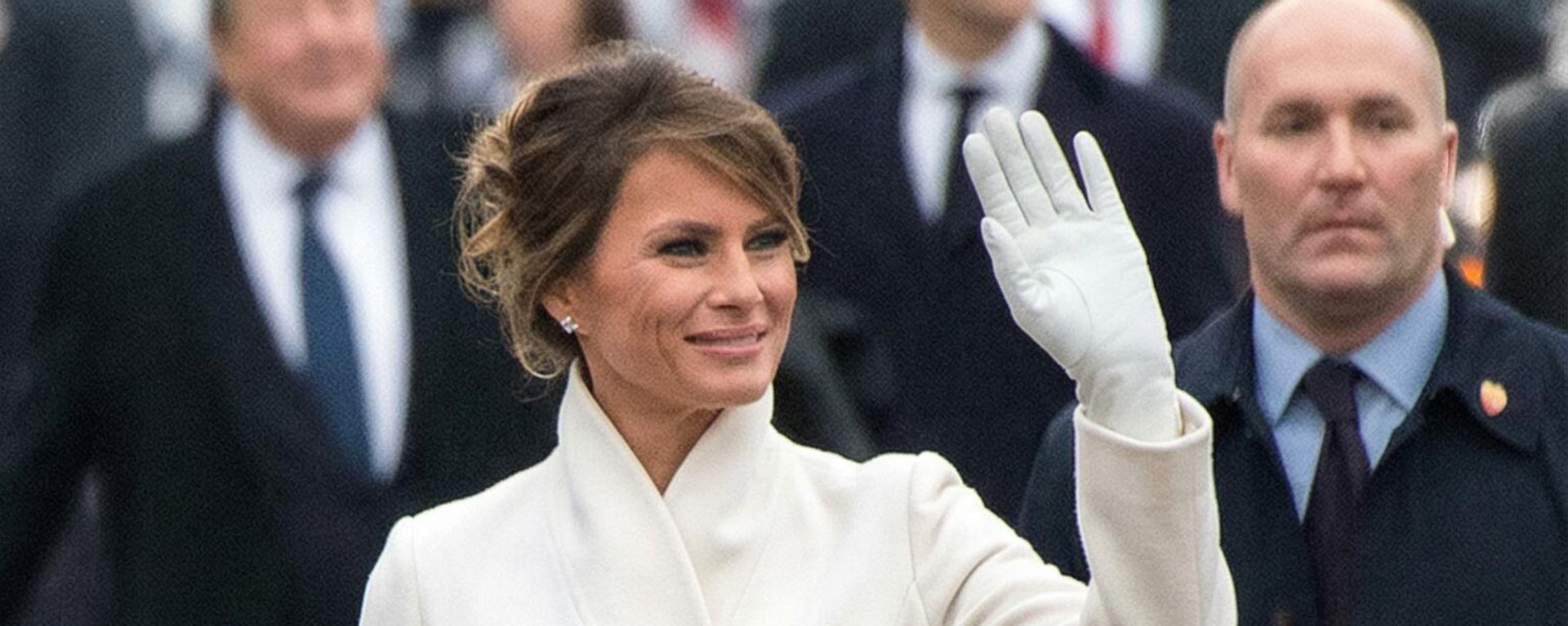 AiGeneration cùng Đệ nhất phu nhân Mỹ Melania Trump trong trang phục của Ralph Lauren - Sputnik Việt Nam, 1920, 24.10.2026