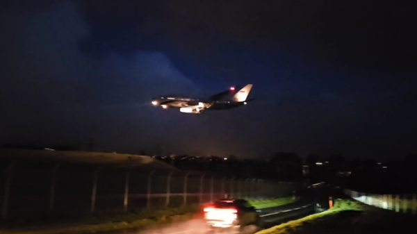 Máy bay đặc biệt chở phái đoàn Nga tới Geneva dự đàm phán về Ukraina - Sputnik Việt Nam