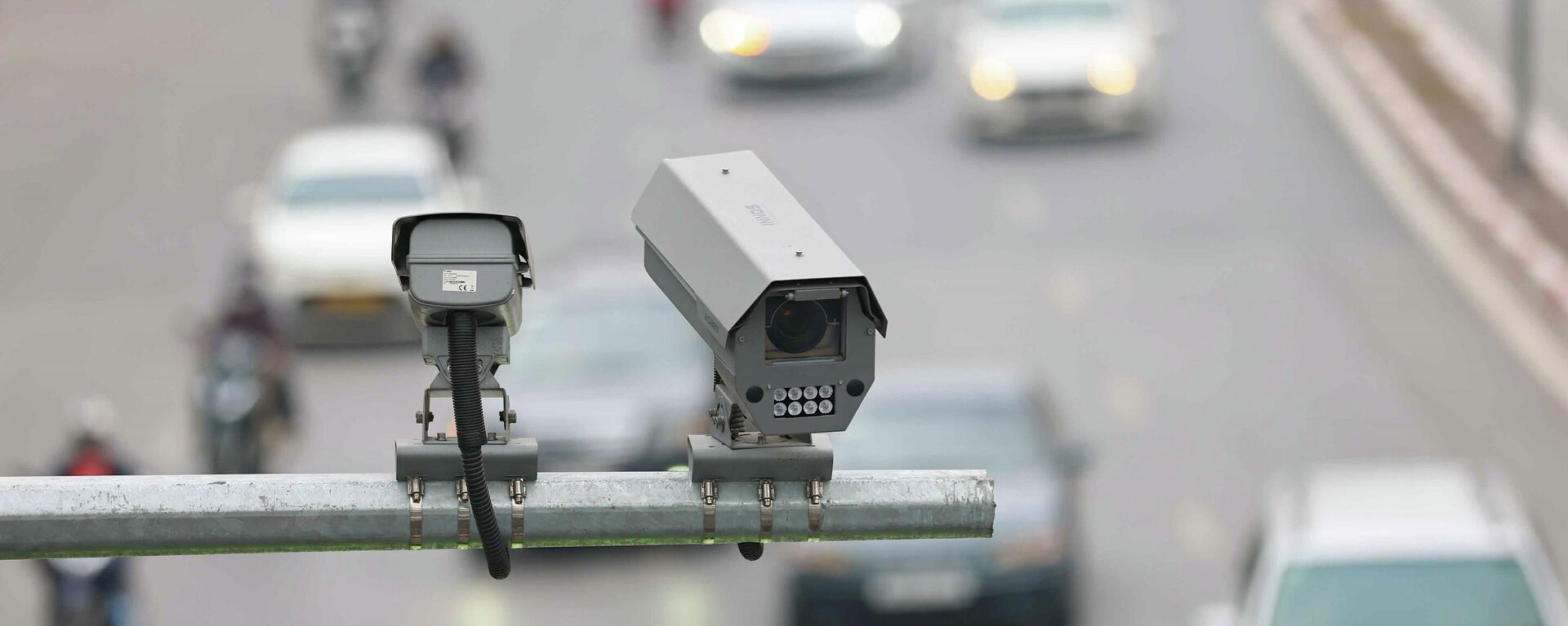 Hệ thống camera giám sát lắp đặt trên khắp tuyến phố góp phần điều tiết, đảm bảo an toàn giao thông - Sputnik Việt Nam, 1920, 17.02.2026