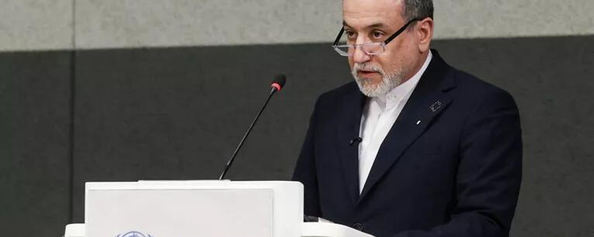 Ngoại trưởng Iran Abbas Araghchi phát biểu tại phiên họp đặc biệt của Hội nghị Giải trừ quân bị của Liên hợp quốc trong bối cảnh đàm phán Mỹ-Iran tại Geneva ngày 17 tháng 2 năm 2026. - Sputnik Việt Nam, 1920, 17.02.2026