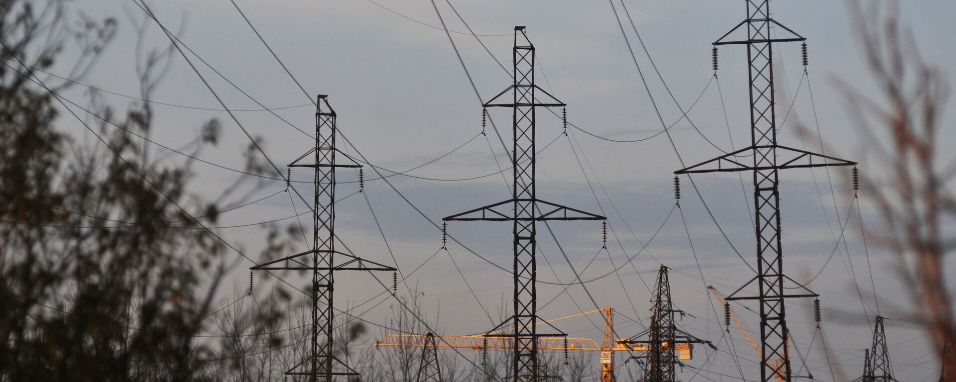 Đường dây điện ở vùng Lvov - Sputnik Việt Nam, 1920, 21.02.2026