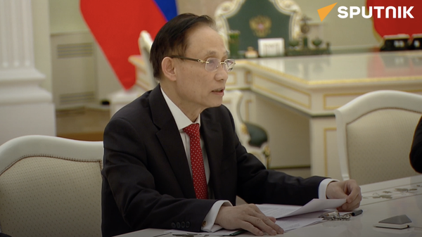 Tổng Bí thư Tô Lâm muốn nâng tầm quan hệ với Nga - Bộ trưởng Ngoại giao Việt Nam với Vladimir Putin - Sputnik Việt Nam