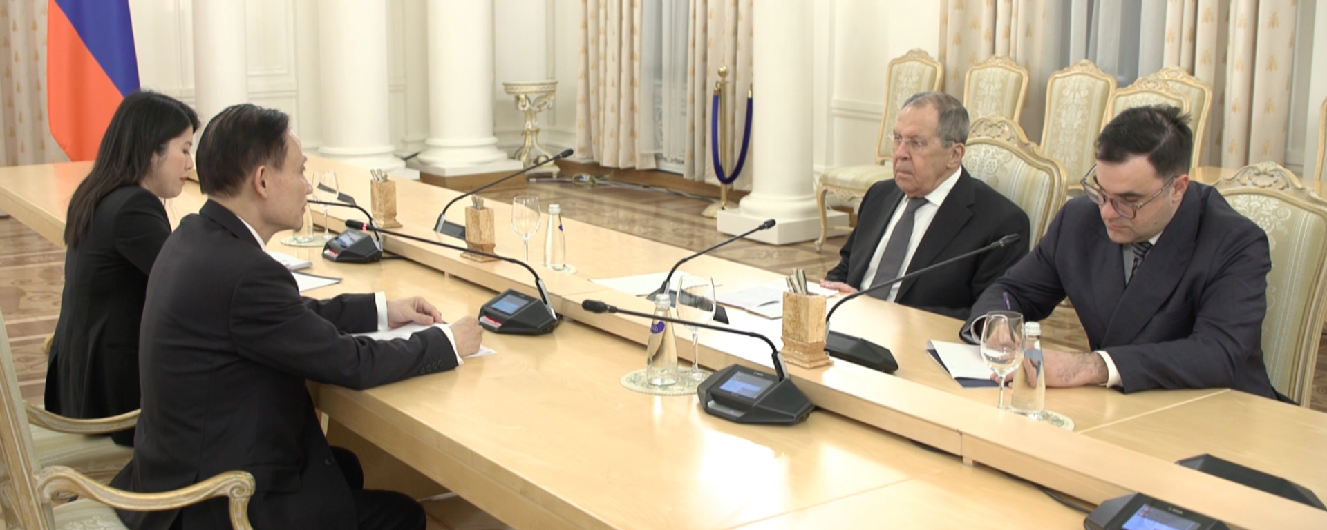 Сuộc hội đàm giữa Bộ trưởng Ngoại giao Lê Hoài Trung và Bộ trưởng Ngoại giao Sergey Lavrov - Sputnik Việt Nam, 1920, 24.02.2026