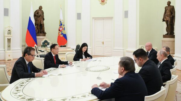 Cuộc gặp giữa Tổng thống Nga Vladimir Putin và Bộ trưởng Ngoại giao Việt Nam Lê Hoài Trung tại Moskva - Sputnik Việt Nam