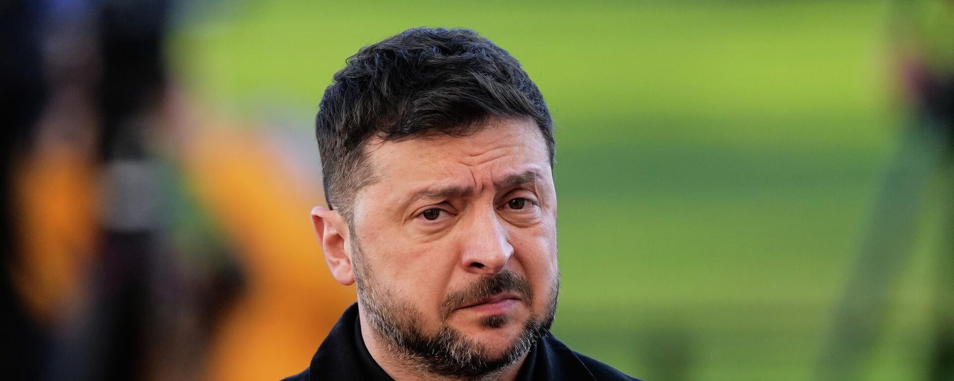 Volodymyr Zelensky arrives at the Bellevue Palace for talks with German President Frank-Walter Steinmeier in Berlin, Germany, Monday, Dec. 15, 2025. - Sputnik Việt Nam, 1920, 04.03.2026