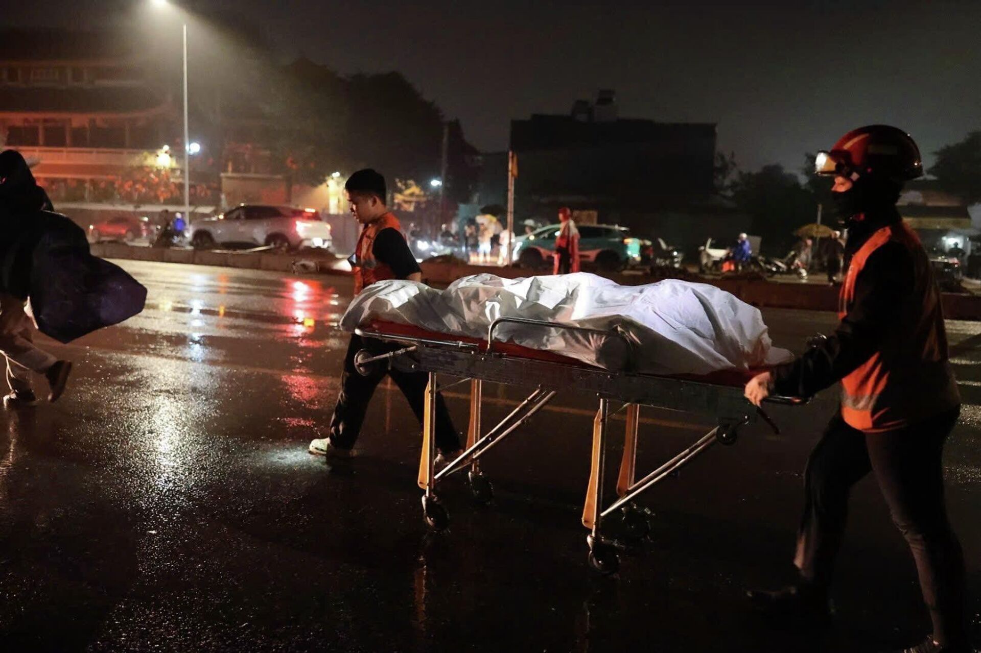 Tai nạn nghiêm trọng trên Quốc lộ 1A giữa tàu SE3 và ô tô khiến 1 người tử vong tại chỗ - Sputnik Việt Nam, 1920, 26.02.2026