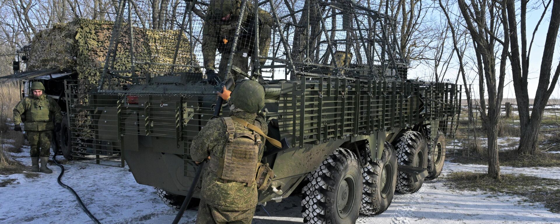 Công việc của xe chở nhiên liệu của nhóm quân Tây - Sputnik Việt Nam, 1920, 26.02.2026