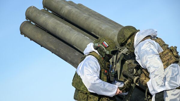 Công tác chiến đấu của phi hành đoàn MLRS Uragan thuộc nhóm quân Tây ở hướng Kharkov - Sputnik Việt Nam