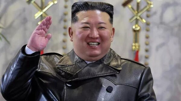 Lãnh đạo Triều Tiên Kim Jong-un tham dự cuộc duyệt binh kỷ niệm Đại hội lần thứ chín của Đảng Lao động Triều Tiên tại Bình Nhưỡng - Sputnik Việt Nam