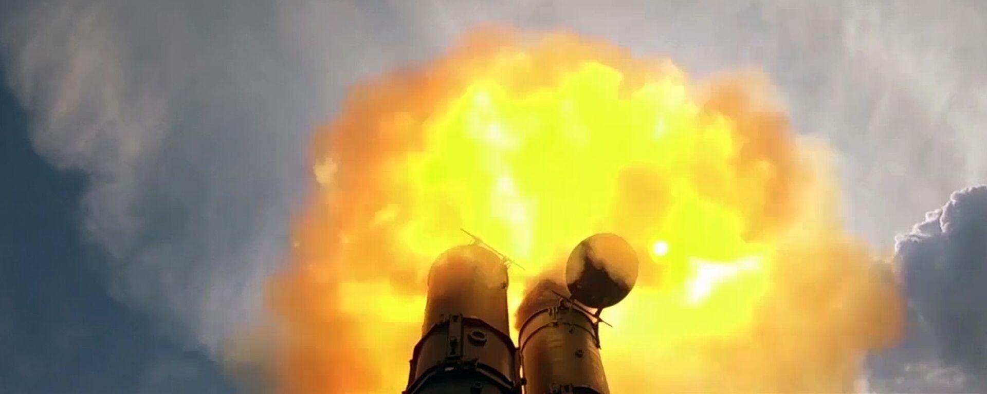 Thử nghiệm bắn hệ thống tên lửa phòng không S-500 mới nhất. - Sputnik Việt Nam, 1920, 27.02.2026