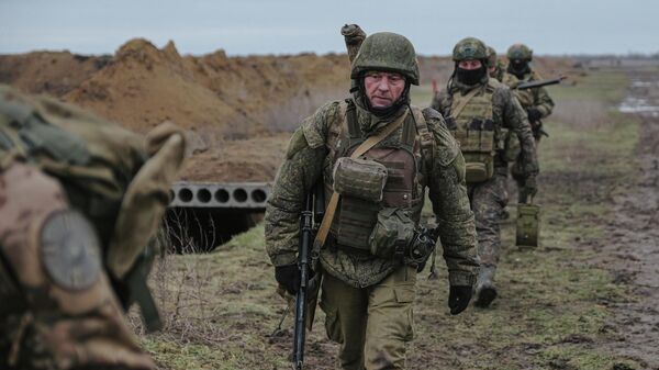 Huấn luyện của đơn vị quân đội Dnepr của Nga tại vùng Zaporozhye - Sputnik Việt Nam