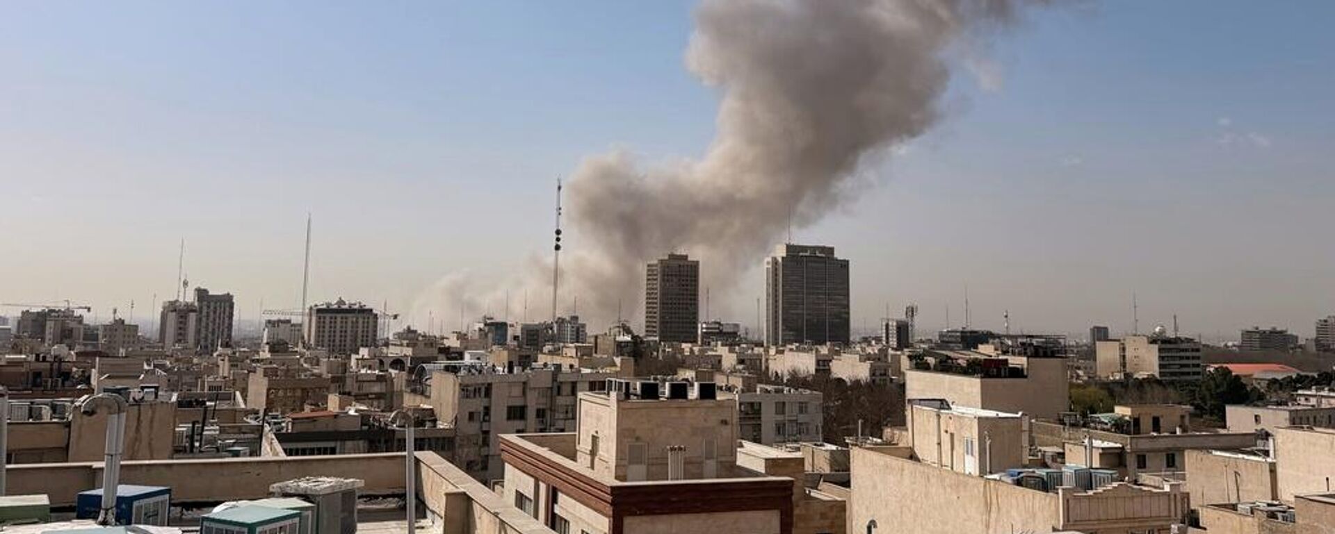 Israel giáng đòn tấn công Iran - Sputnik Việt Nam, 1920, 04.03.2026