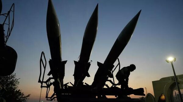 Trang thiết bị quân sự của Lực lượng Vệ binh Cách mạng Hồi giáo tại Tehran - Sputnik Việt Nam