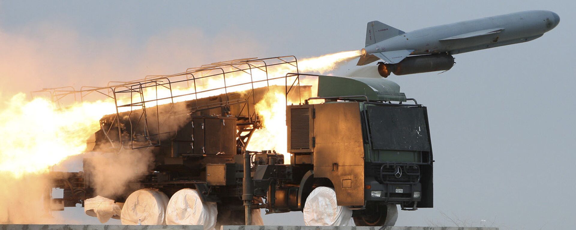 Iran tiến hành cuộc tập trận tên lửa đất đối biển Saegheh - Sputnik Việt Nam, 1920, 04.03.2026