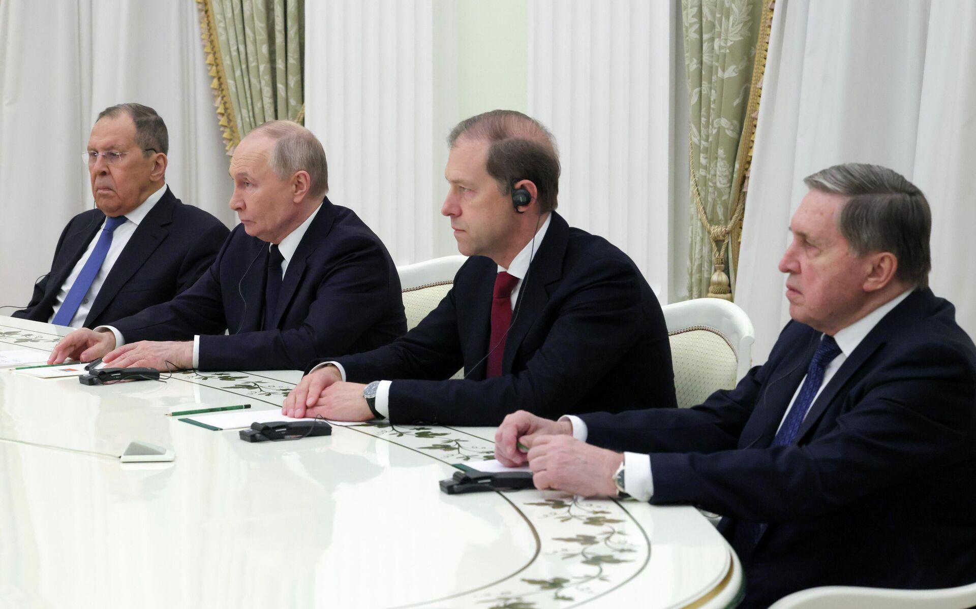 Cuộc gặp giữa Tổng thống Vladimir Putin và Ngoại trưởng Hungary Péter Szijjártó - Sputnik Việt Nam, 1920, 04.03.2026