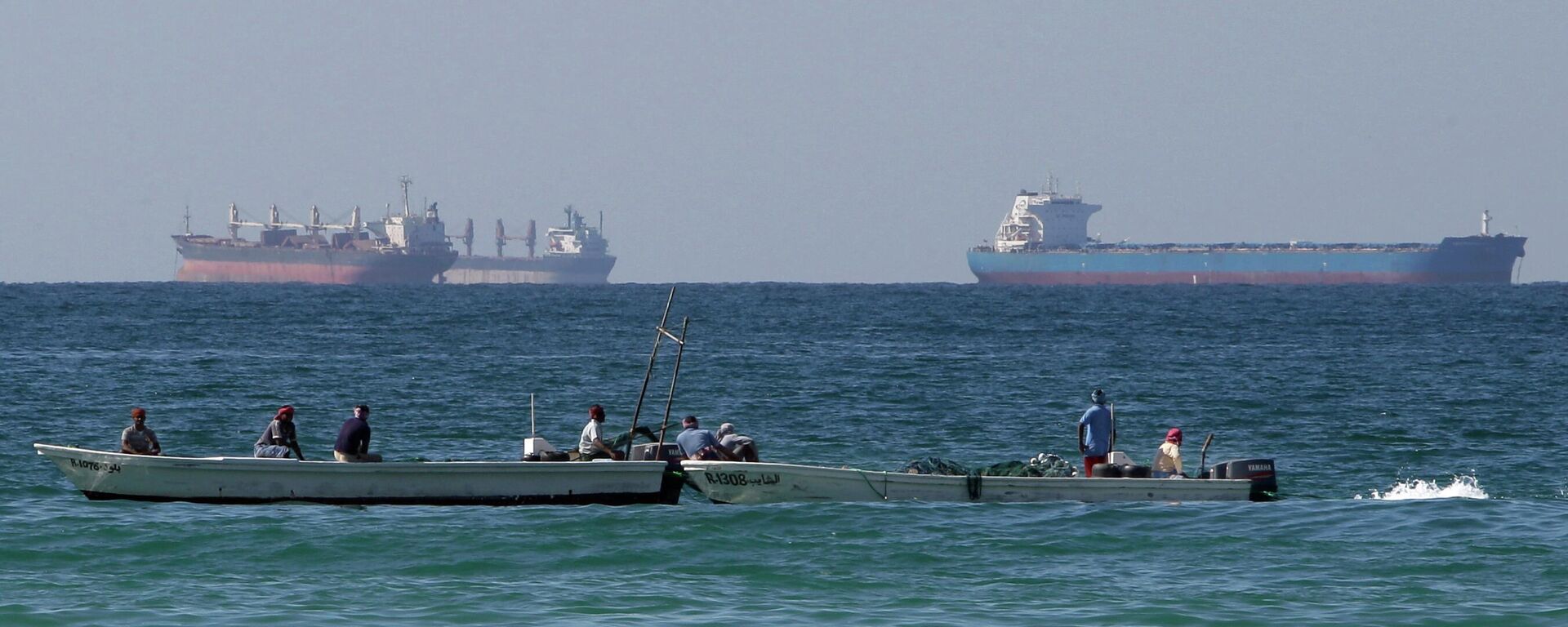 Các tàu chở dầu đi qua eo biển Hormuz - Sputnik Việt Nam, 1920, 05.03.2026