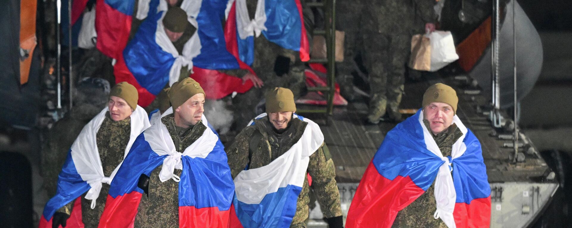 Sự trở về của những người lính Nga sau khi bị giam cầm - Sputnik Việt Nam, 1920, 05.03.2026