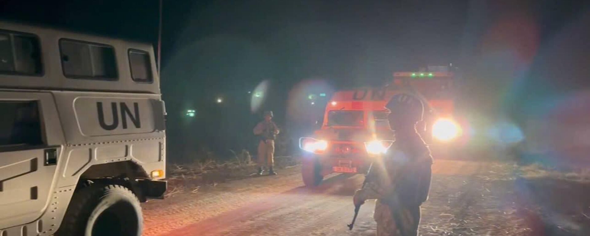 Chiến sĩ mũ nồi xanh Việt Nam xuyên đêm hỗ trợ người dân điểm nóng Abyei - Sputnik Việt Nam, 1920, 06.03.2026