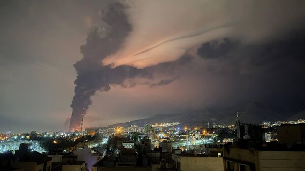Nổ tại cơ sở kho dầu Shahran ở phía Tây Tehran - Sputnik Việt Nam